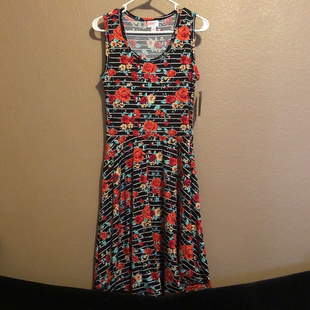 *NWT* Lularoe Nicki Black Dress with Roses